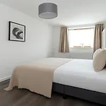 4 Bed Flat Near King\'S Road