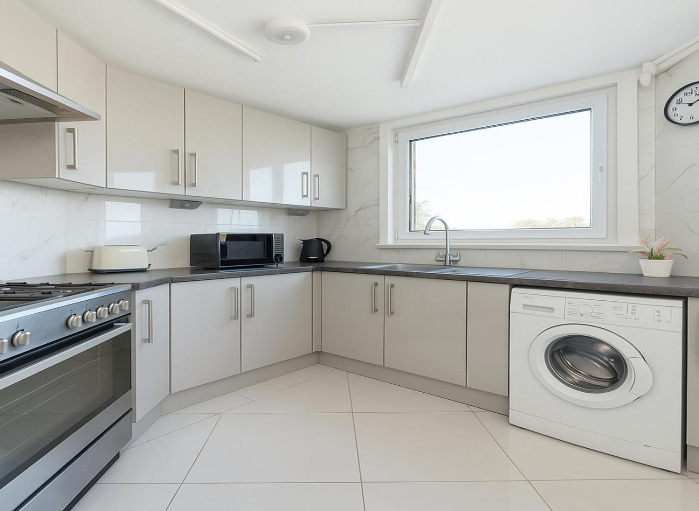 4 Bed Flat Near King's Road