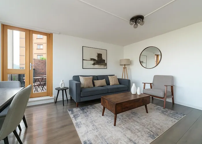 Chelsea Area Stunning 4 Bedrooms