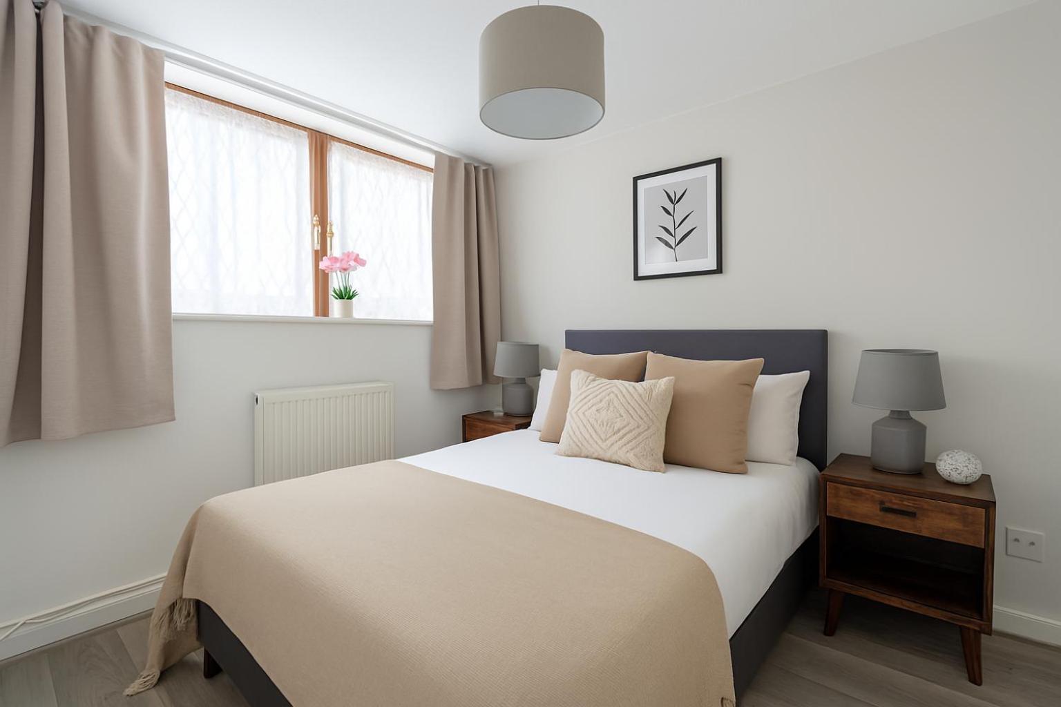 Chelsea Area Stunning 4 Bedrooms